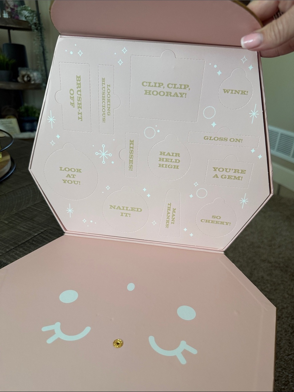 FAO Schwarz Pink & Gold Makeup Surprise 12-Piece Set - Picture 4 of 4
